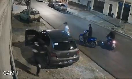 Balearon en el pecho a una policía en un intento de robo: “En qué país estamos viviendo”, dijo su padre | Información General