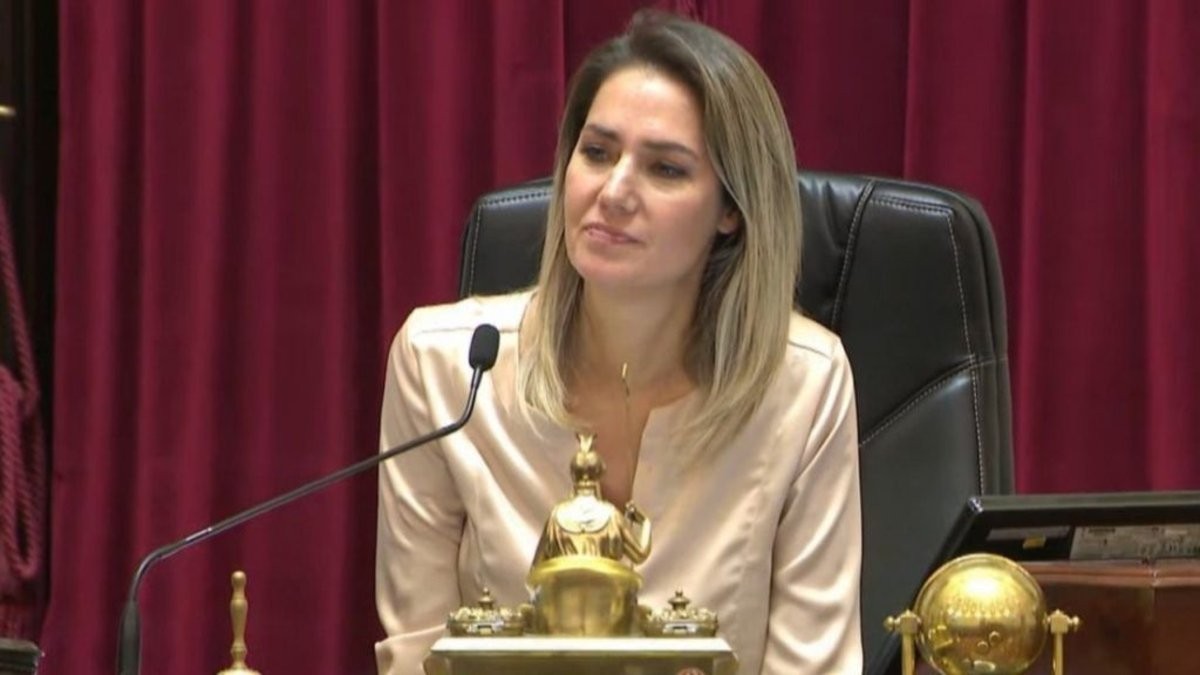 Losada: "El 90 por ciento de los homicidios son ordenados desde las cárceles" | Información General