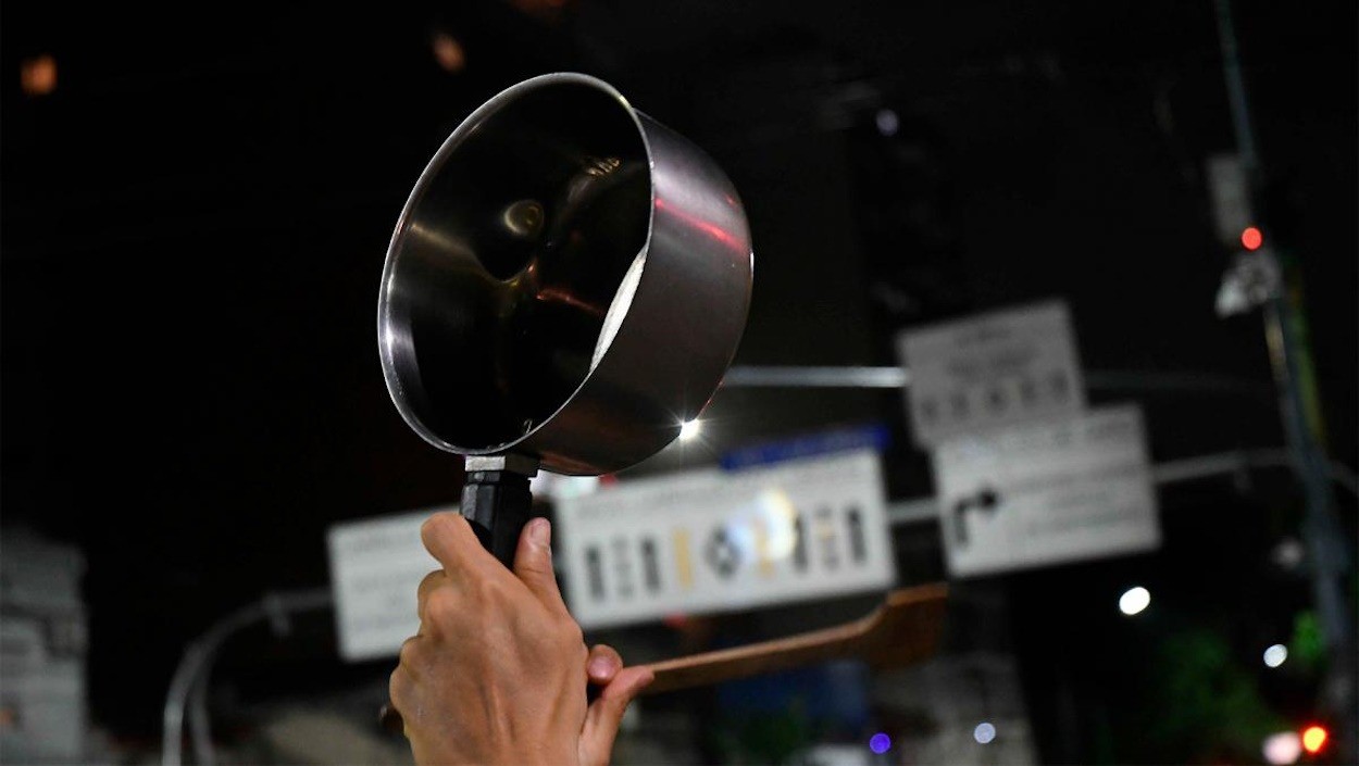 Rosario: vecinos reclamaron más seguridad con un cacerolazo este domingo | Rosario y la región