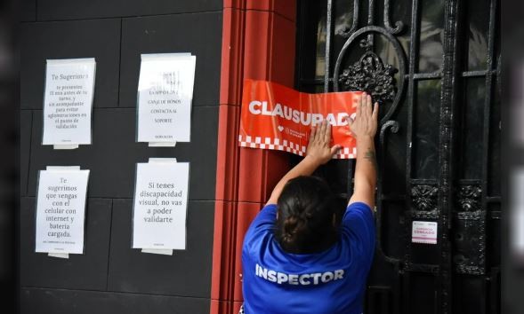 La Plata: clausuraron dos locales donde escaneaban el iris de las personas para Worldcoin | Información General