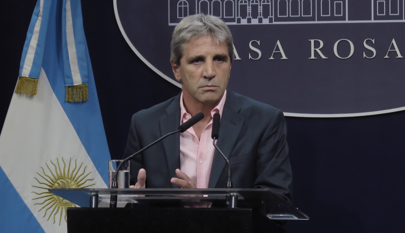 Caputo sobre la importación de alimentos: "Es un empujoncito para que bajen los precios" | Política y Economía