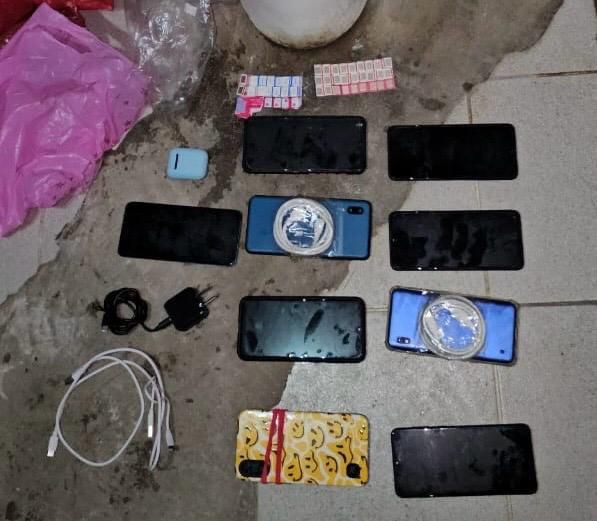 Coronda: Detienen un guardiacárcel que intentó ingresar con celulares a la prisión | Rosario y la región