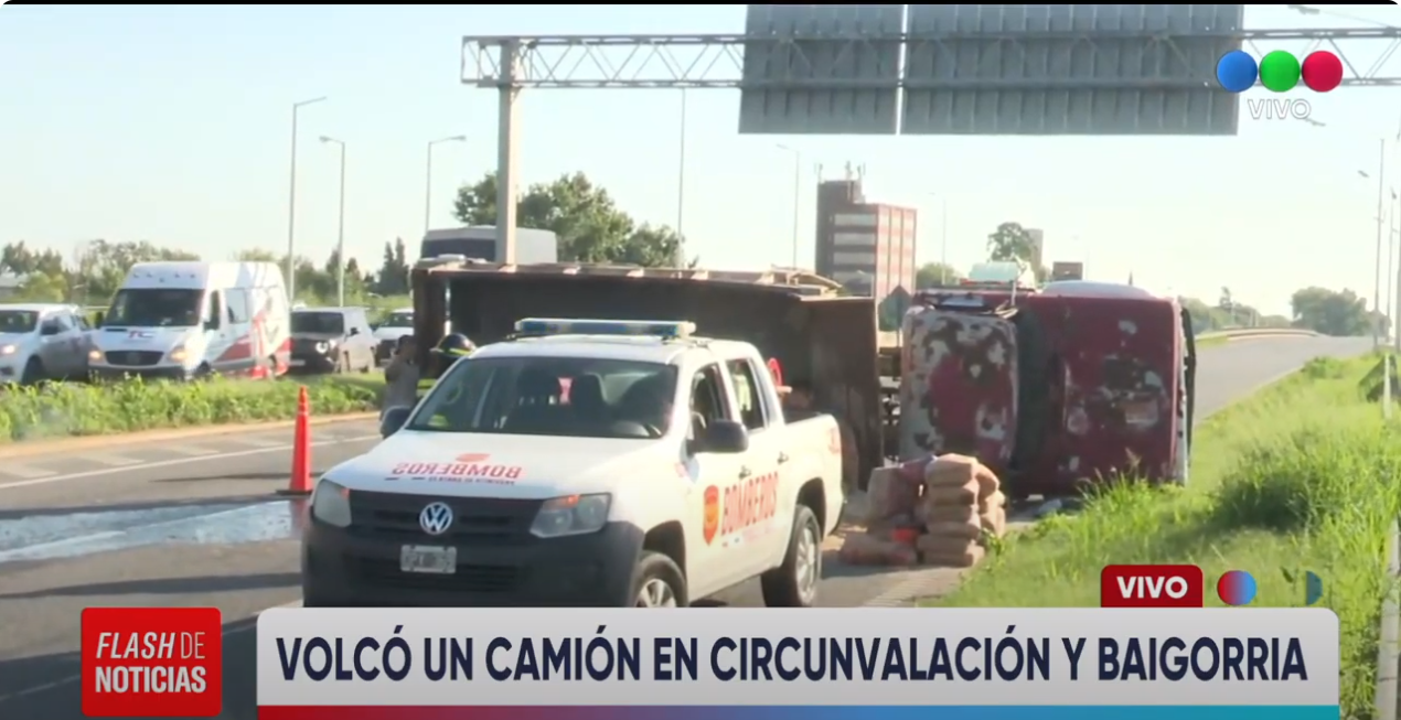 Volcó un camión en plena Avenida Circunvalación | Rosario y la región