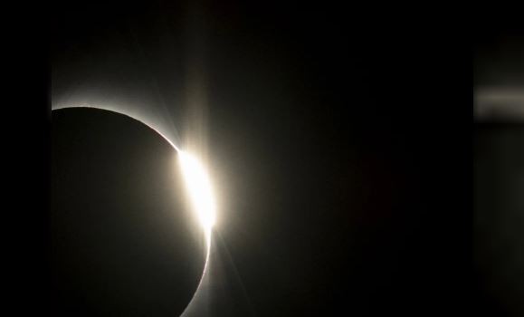 Un eclipse total de sol revoluciona a América del Norte | Internacionales