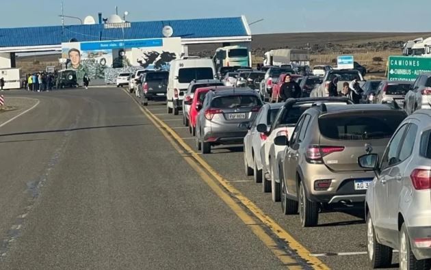 Prevén demoras en la frontera con Chile por el regreso de miles de argentinos | Información General