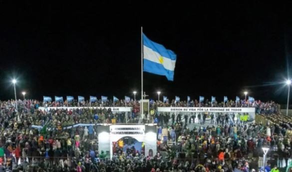 Sin autoridades nacionales, los gobernadores patagónicos encabezaron la Vigilia de Malvinas | Información General