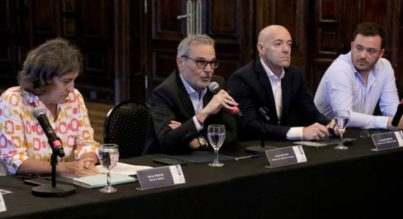 Mario Russo admitió un “cuello de botella” en la provisión de repelentes | Información General