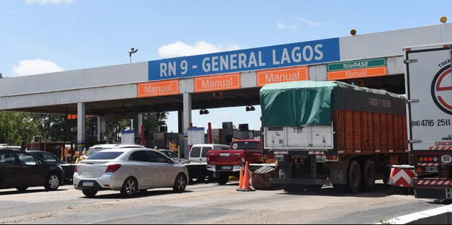 Siniestro fatal entre dos camiones y auto en la Autopista Rosario-Buenos Aires | Rosario y la región