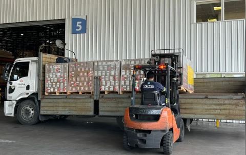 Llegó la primera carga de repelentes desde México: las 22.320 unidades fueron donadas a Caritas | Información General