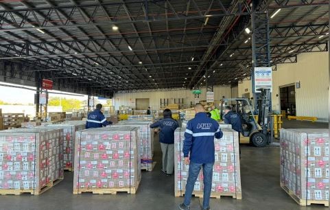 Arribó una nueva carga de repelentes que completan la donación a Cáritas | Información General