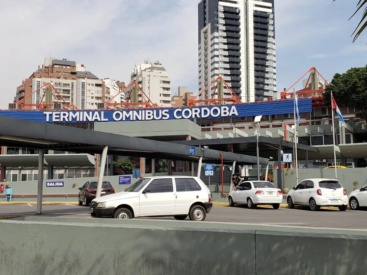 Córdoba: murió en un colectivo y nadie se dio cuenta hasta que llegaron a la terminal | Información General