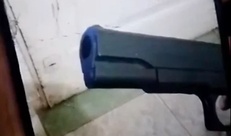 Un estudiante de 14 años llevó un arma al colegio y amenazó con cometer una masacre en González Catán | Información General