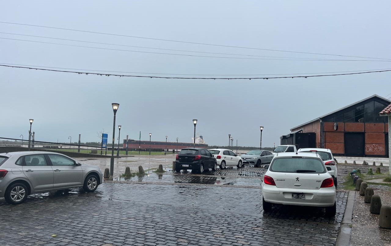 Jueves lluvioso en la ciudad | Rosario y la región