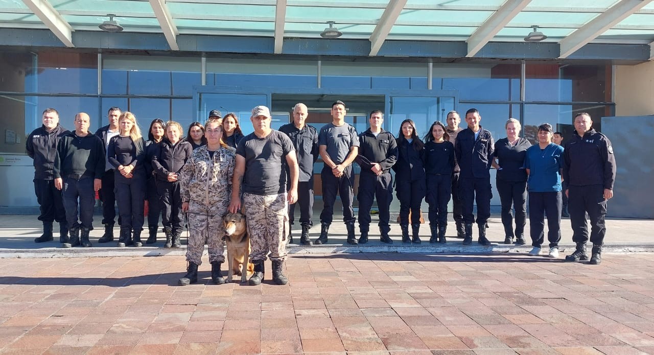 San Martín: el emotivo pase a retiro de Mac, un perro penitenciario tras 10 años de servicio | Información General