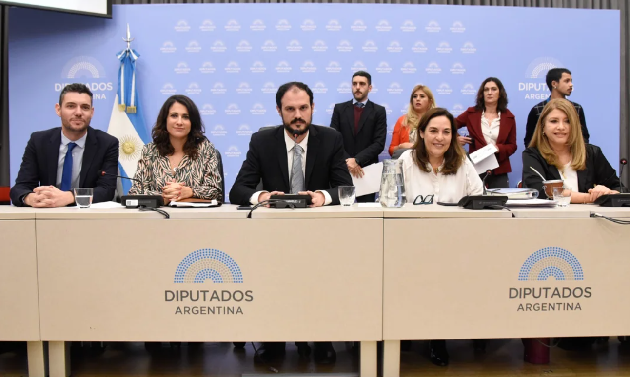 Diputados ya discute en comisiones la Ley Bases | Política y Economía