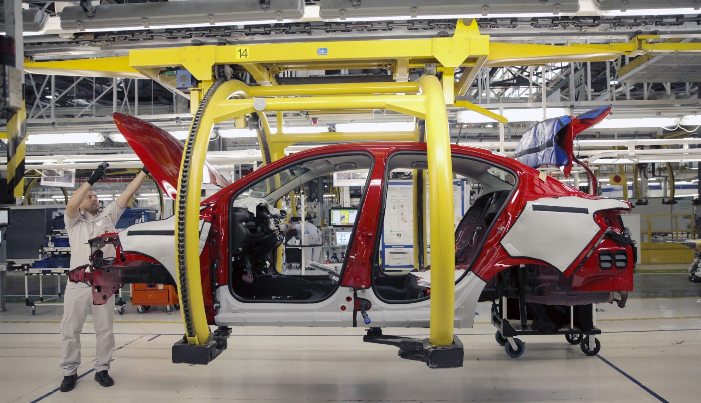 Caputo anunció una baja de aranceles e impuestos para la industria automotriz | Política y Economía