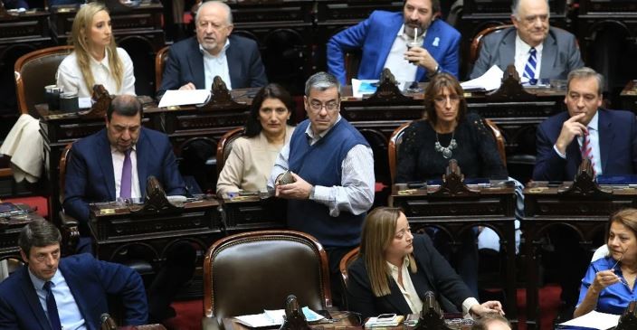 Unión por la Patria pidió una sesión especial en Diputados para rechazar el DNU de Milei | Política y Economía