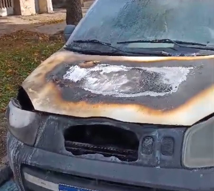 Se produjo un ataque incendiario contra al menos trece vehículos, y se descubrieron amenazas | Rosario y la región