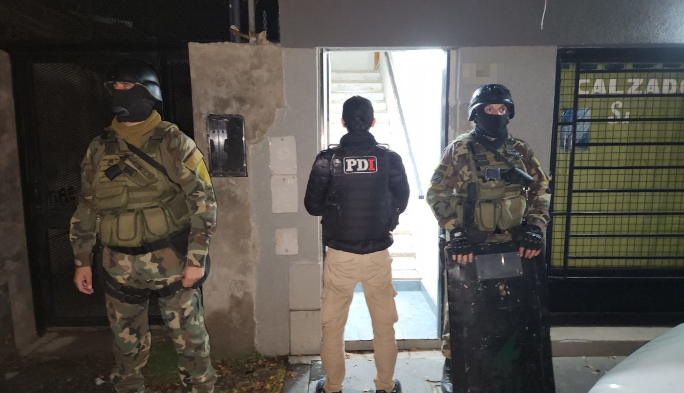 Más de 40 allanamientos en Rosario y Córdoba a la banda de Esteban Alvarado | Rosario y la región