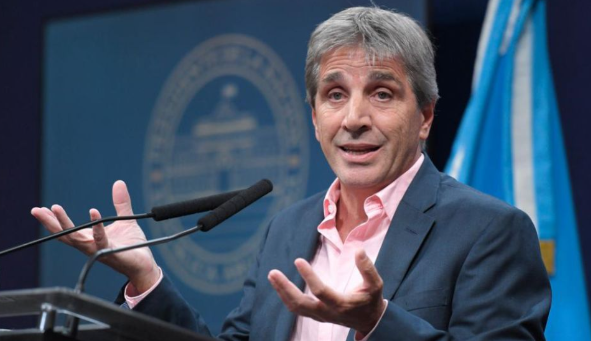 La recaudación recibe el impacto de la recesión y obliga a un mayor ajuste | Política y Economía