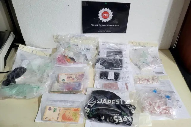 Subinspectora de policía provincial queda detenida tras allanamiento por narcomenudeo | Rosario y la región