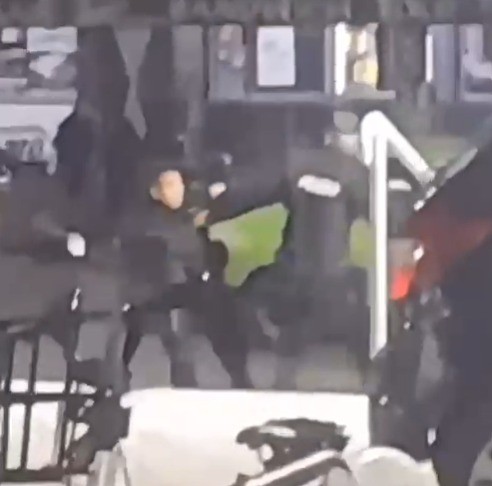 Video: policías se pelearon entre ellos en Santa Fe | Información General