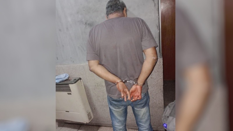 Hombre detenido por apuñalar a su pareja en zona oeste | Rosario y la región