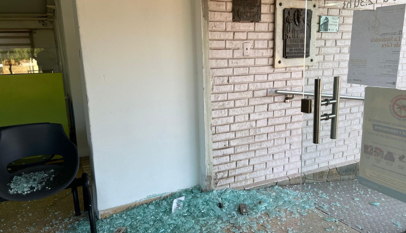 Violento incidente en Roldán: trabajadores atacaron instalaciones municipales | Rosario y la región