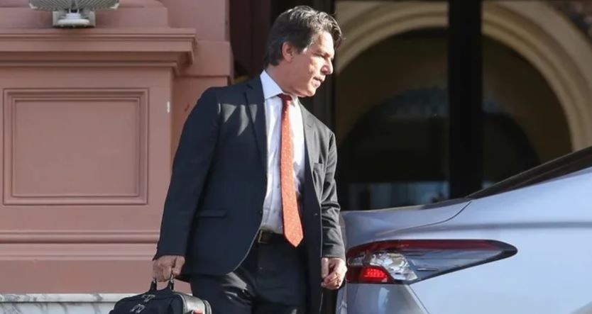 Posse descartó la dolarización y defendió la economía en un mensaje a los senadores antes de su visita al Congreso | Política y Economía