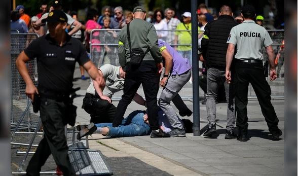 El primer ministro de Eslovaquia fue atacado a tiros tras una reunión gubernamental | Internacionales