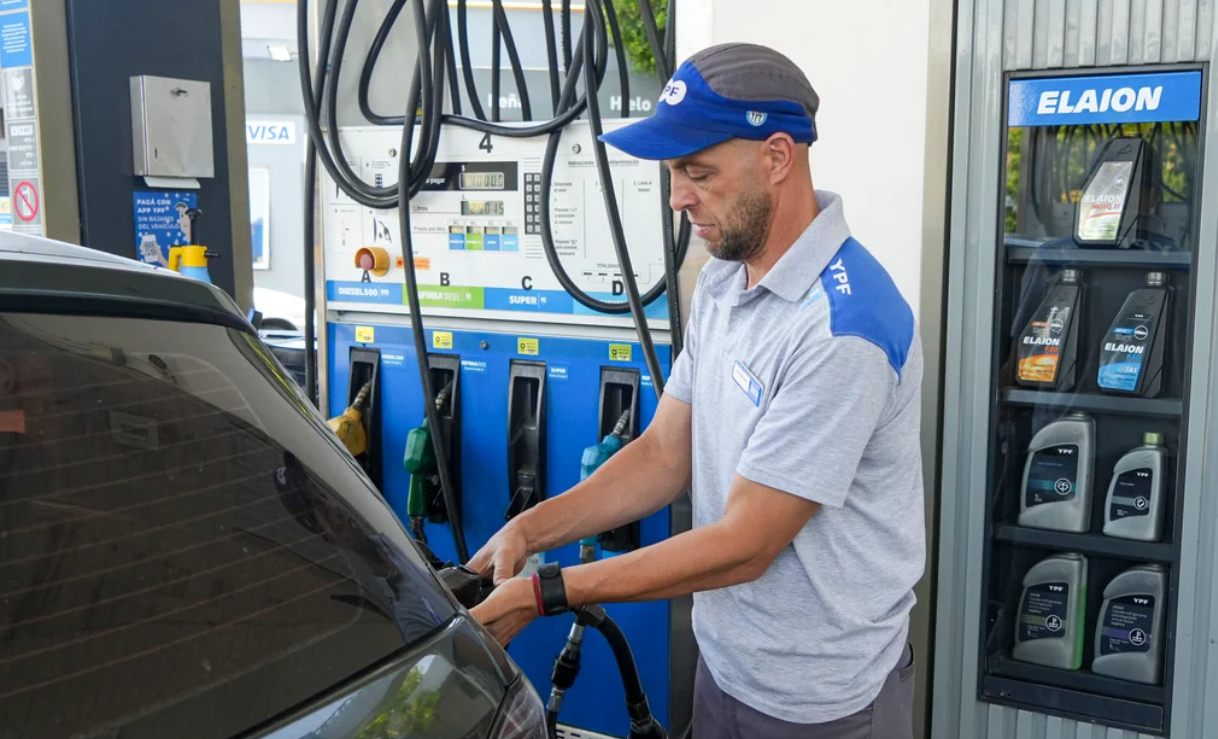 La venta de combustibles en abril fue la más baja en 34 meses | Información General