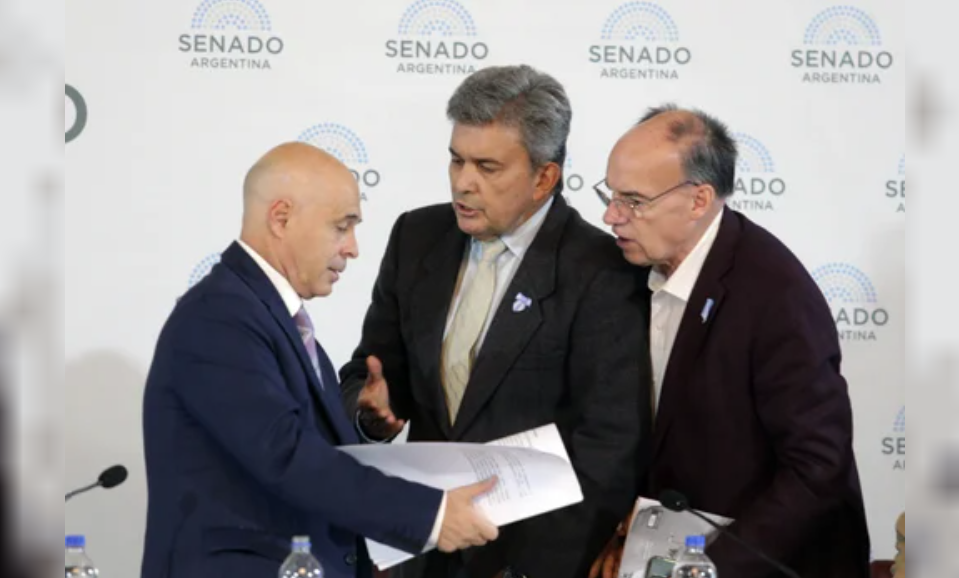 El Senado retomó el tratamiento de la ley de Bases: dudas sobre el dictamen | Política y Economía