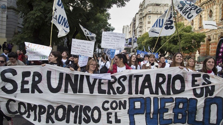 Comenzó un nuevo paro universitario de 48 horas en reclamo por la caída del salario | Información General