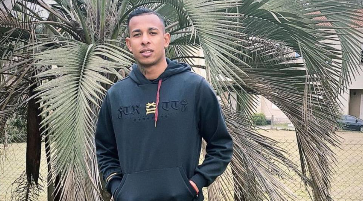 Villa volverá a jugar en el fútbol argentino y el colectivo Ni Una Menos repudió su contratación | Deportes