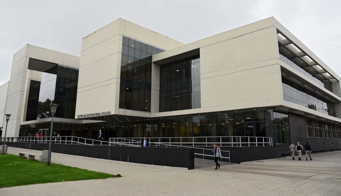 Estafas: un abogado y un escribano quedaron detenidos en Rosario | Rosario y la región