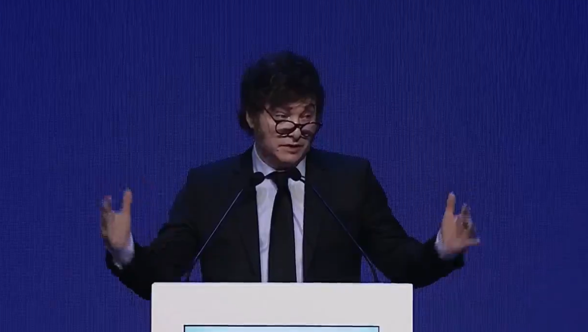 Milei: “Me van a tener que sacar muerto de la Rosada para quebrar el déficit fiscal” | Política