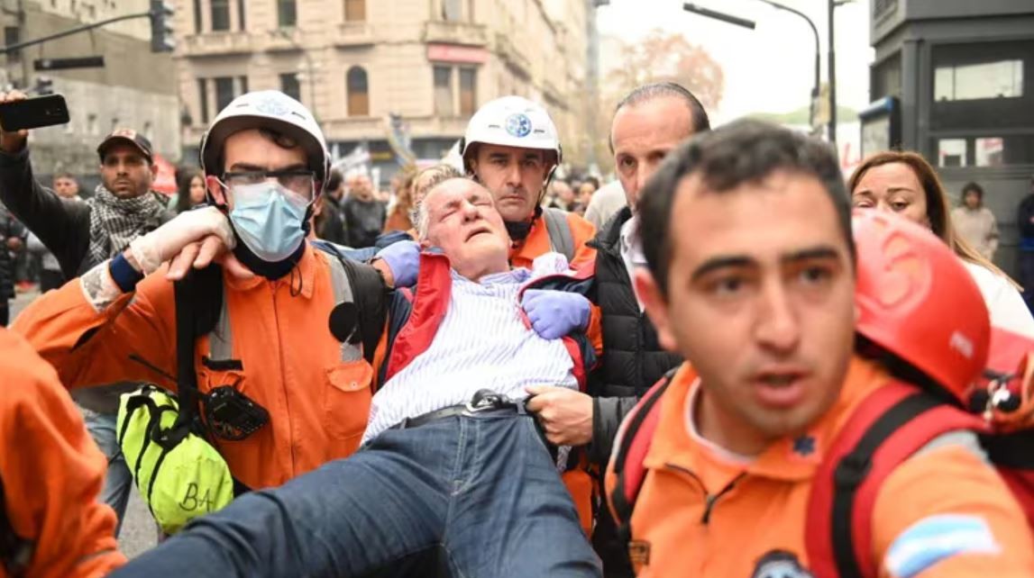 Cinco diputados peronistas fueron hospitalizados por los incidentes en Congreso | Información General