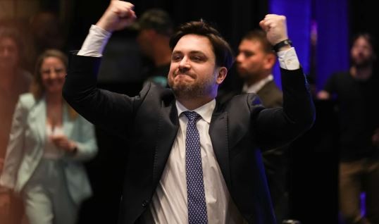 Se quebró La Libertad Avanza en la Legislatura porteña: tres diputados libertarios abandonaron el bloque | Política