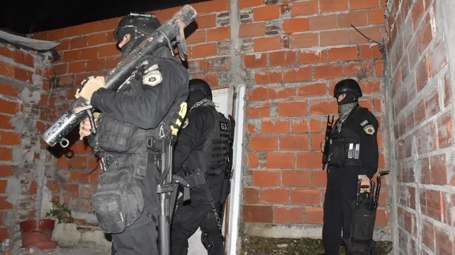 Rosario: en 6 meses la PDI realizó 2.141 allanamientos, detuvo 2.286 personas y secuestró 230 armas | Rosario y la región
