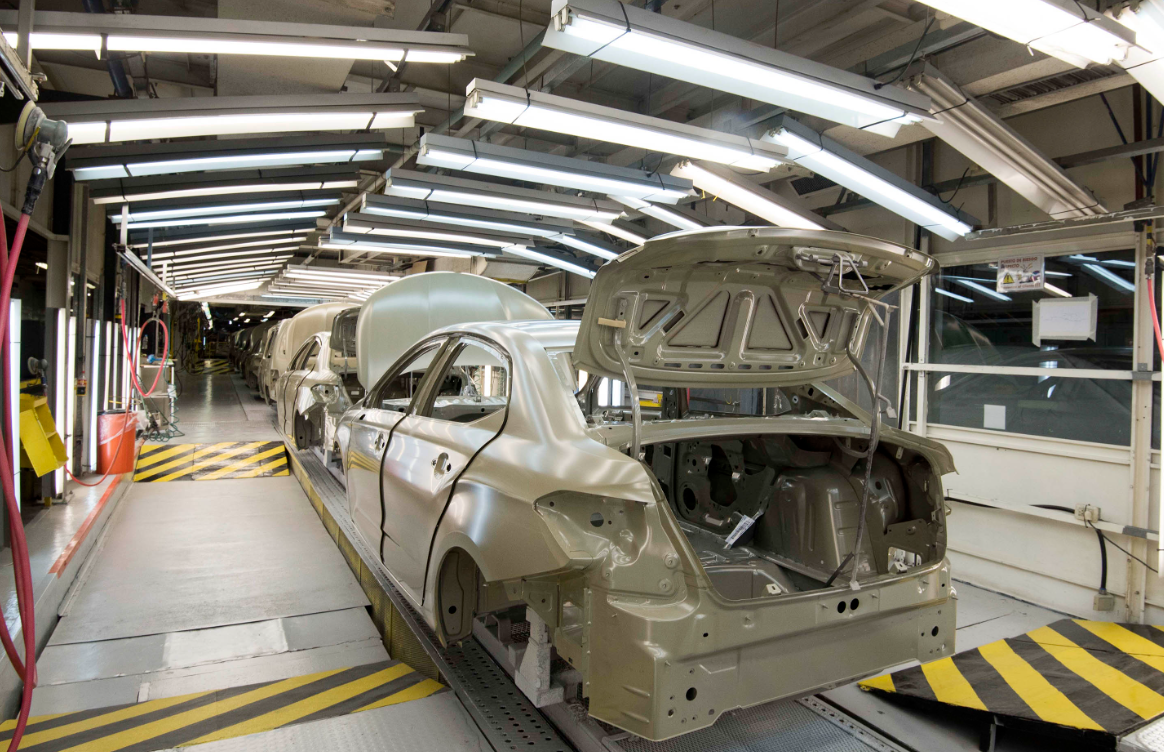 Por la caída en la demanda, media docena de automotrices frenaron su actividad | Información General