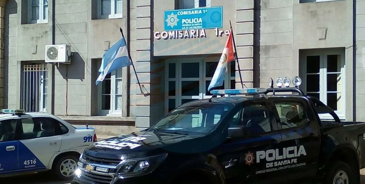 Escándalo en Santa Fe: una policía y un preso se filmaron teniendo sexo en una celda de la comisaría | Información General