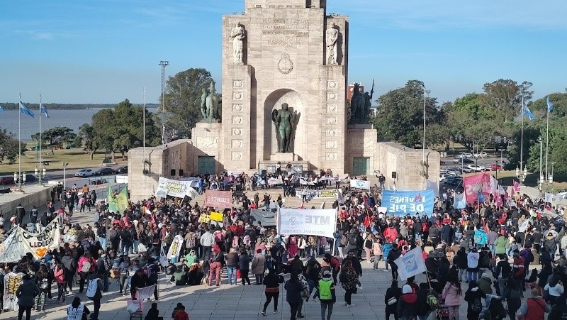 “Ni un pibe menos por la droga”:  volvieron a marchar por los niños y jóvenes con problemas de adicciones | Rosario y la región