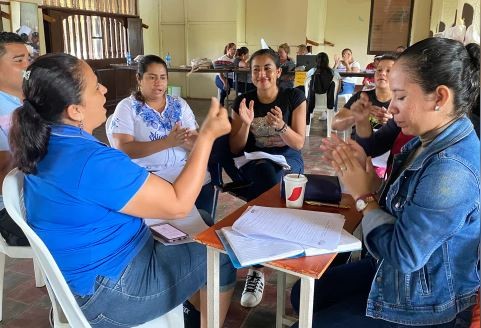 Mendoza promueve la formación docente: pagará a maestros que se capaciten en lengua, matemática, idiomas y tecnología | Información General