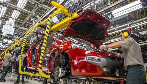 Crisis automotriz: la producción de automóviles cayó un 40% frente a junio del 2023 | Política y Economía