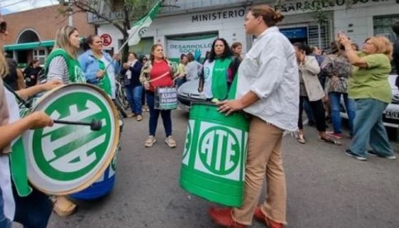 El Gobierno va por 6.000 nuevas cesantías en el Estado | Política y Economía