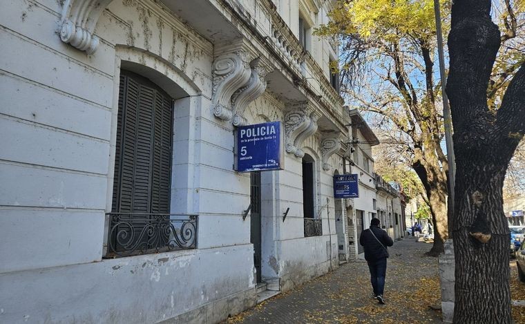 Otra fuga en la Comisaría 5: un detenido escapó en medio de una audiencia por Zoom y fue recapturado | Rosario y la región