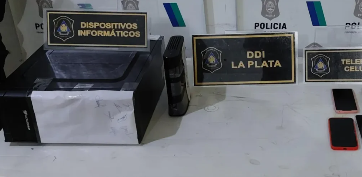 Allanaron el domicilio de un adolescente por trucar con IA fotos de sus compañeras | Información General