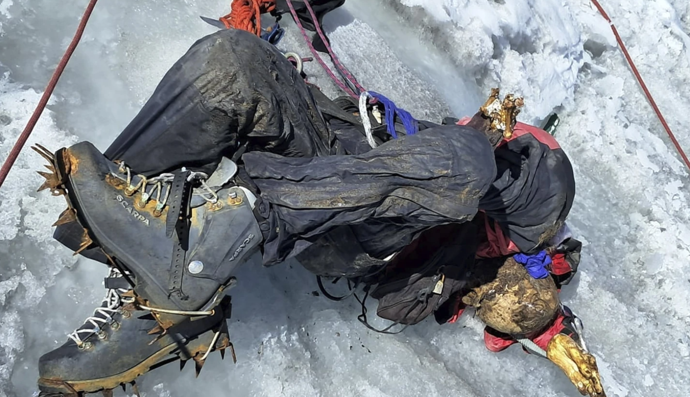 Por el retroceso de glaciares, hallaron momificado a un escalador desaparecido hace 22 años | Información General