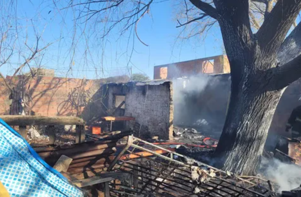 Joven de 24 años murió quemada al intentar apagar un incendio en la casa de su vecino | Información General