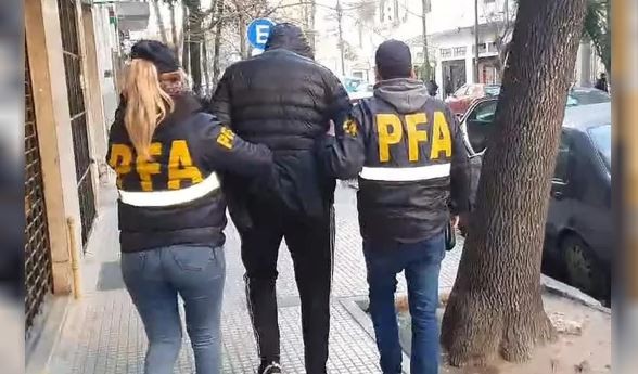 Condenaron a 10 años de prisión a un cirujano pediátrico tras pedirle fotos sexuales a una niña que operó | Información General